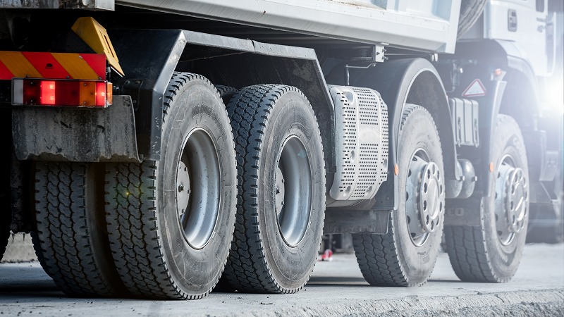 タイヤ交換やウィングボディー点検の必要性は？